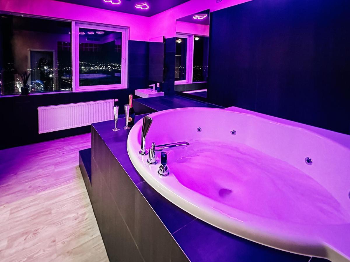 Sky Deep Jacuzzi 30 Floor Apartment ไคลเพดา ภายนอก รูปภาพ